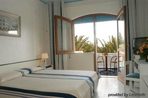 Hotel Azzolini Villagrazia Di Carini Rum bild