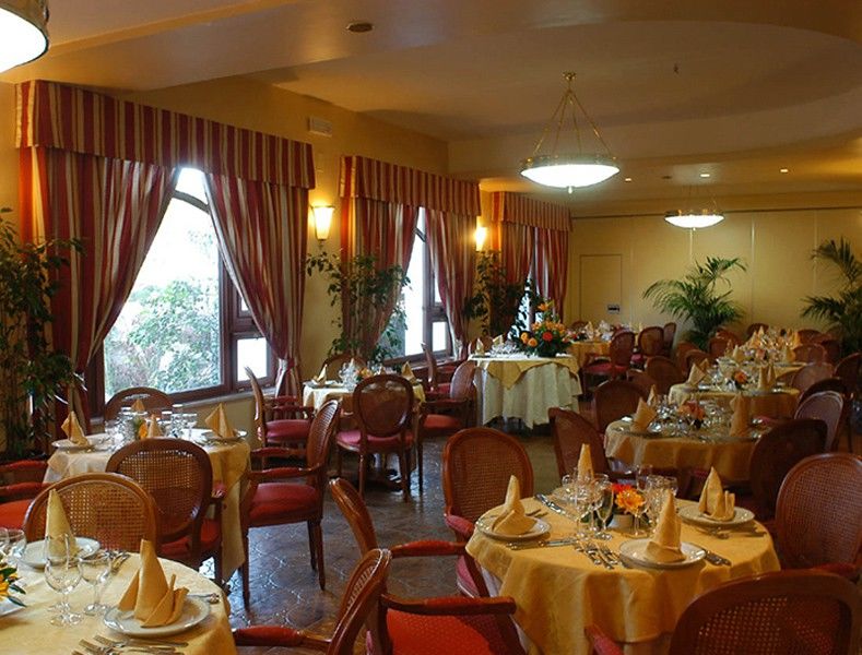 Hotel Azzolini Villagrazia Di Carini Exteriör bild