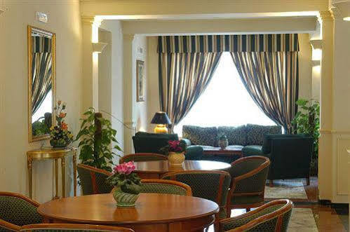 Hotel Azzolini Villagrazia Di Carini Restaurang bild